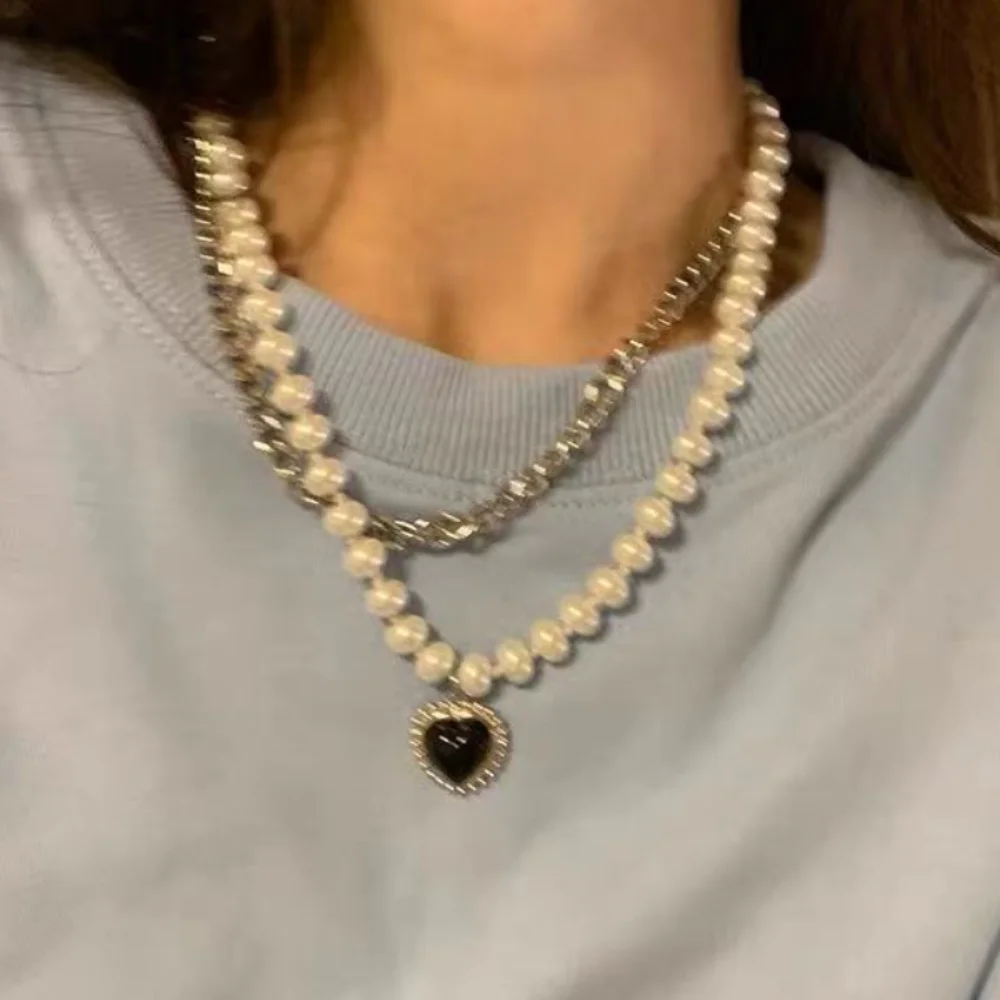 

New Punk Gothic Harajuku Pearl Chain Heart Shaped Pendant Retro Court Choker Necklace for Women Girls Party Jewelry