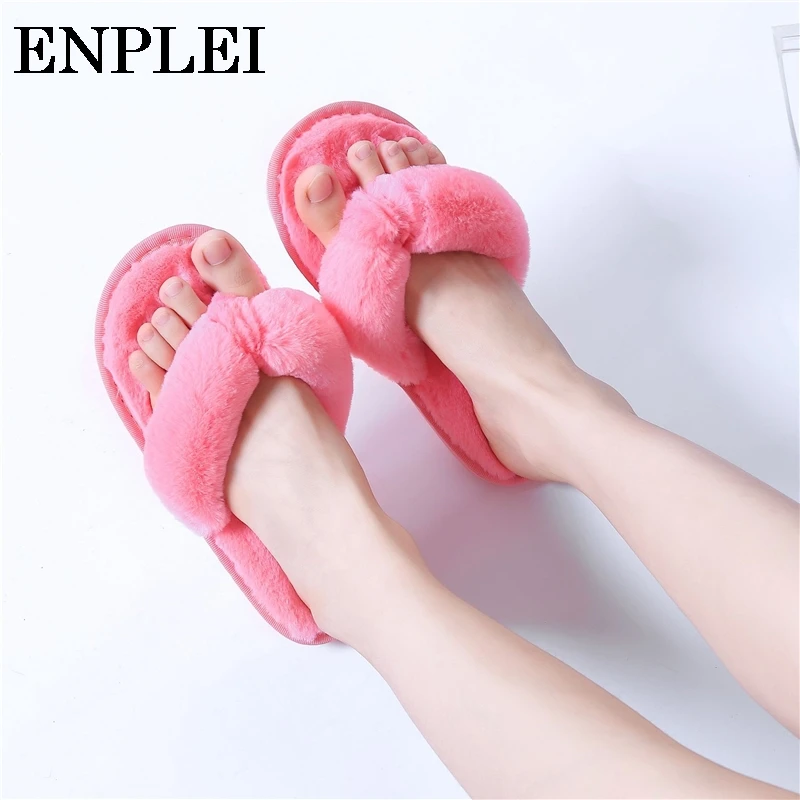 Enplei/женские зимние тапочки на меху Модная теплая обувь Женские слипоны плоской