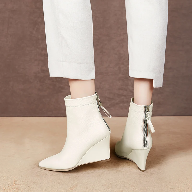 

EGONERY Women winter Fashion New Style Slope Heel Leisure boots Genuine Leather Pointed Toe Concise ventilation Mature soft warm