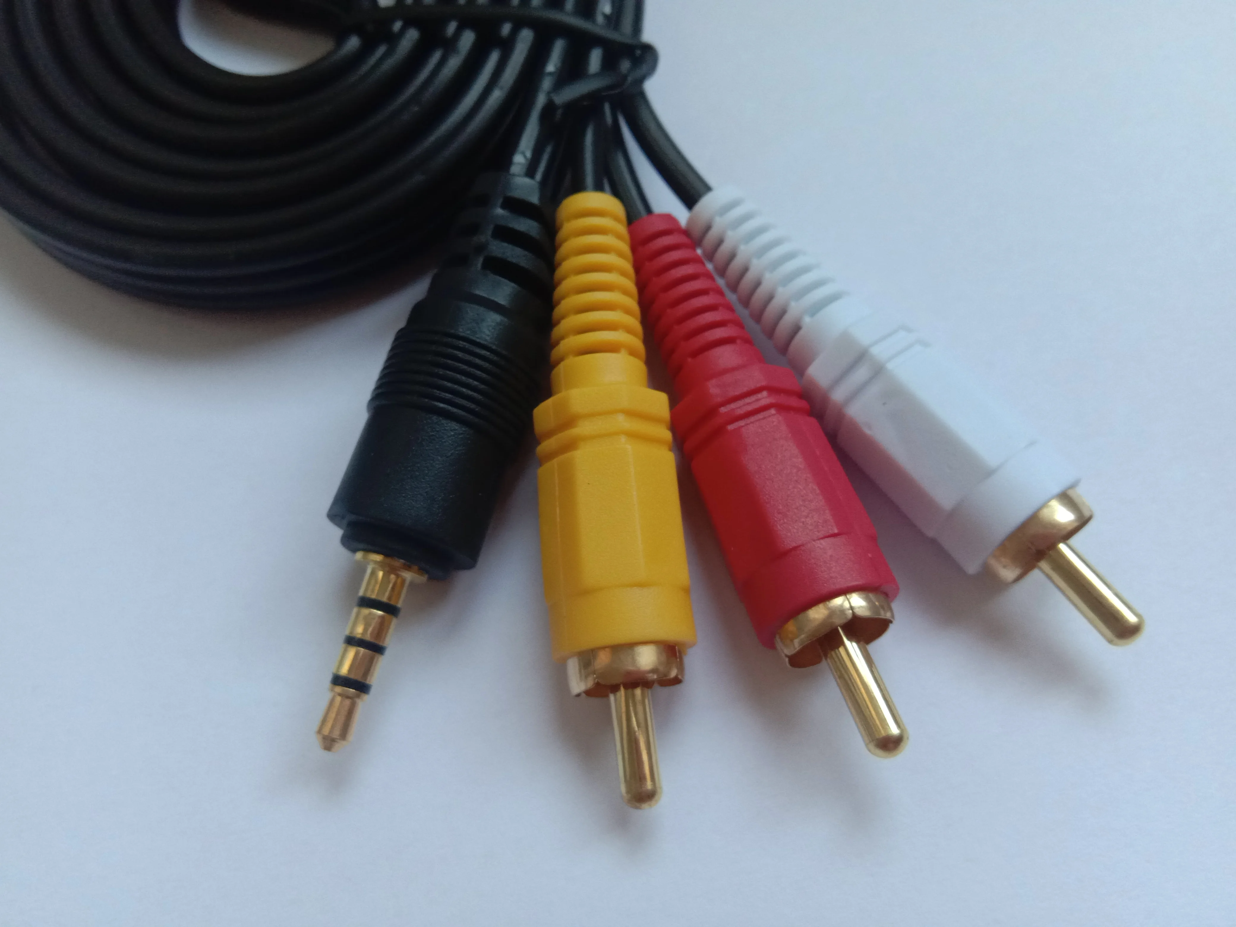 Gold Plated 1/8&quot 3.5mm Mini AV to 3 RCA Male Adapter Audio Video Cable 1.5m 6 pcs Per Lot | Обустройство дома