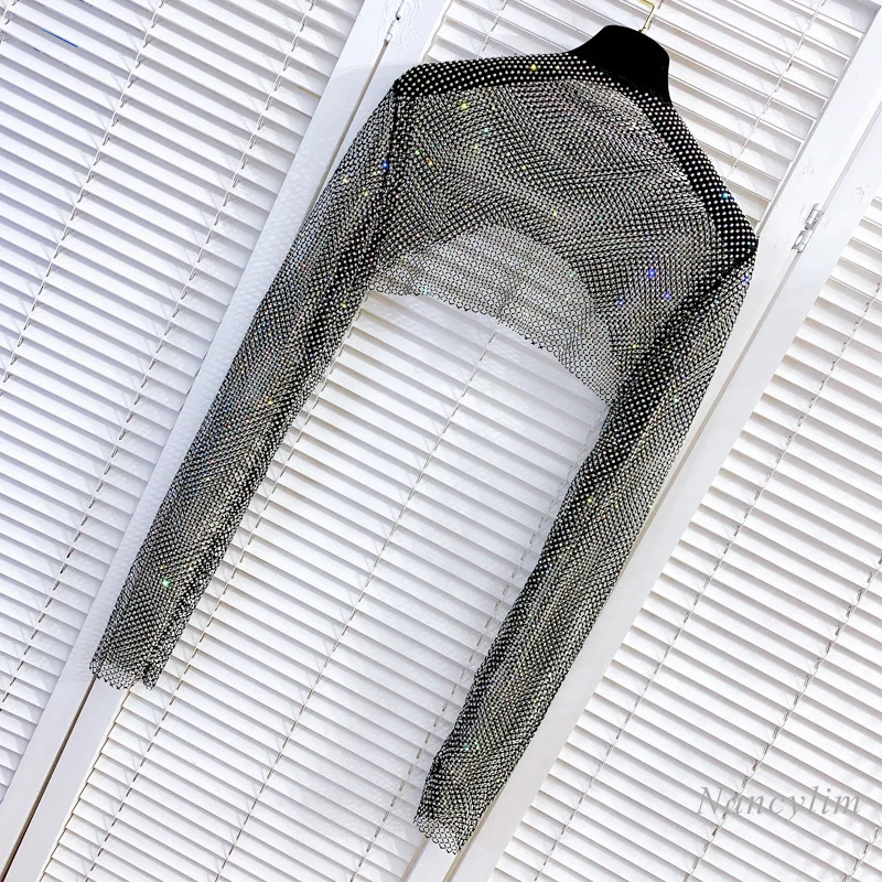 Cultivos Top mujeres nueva Ronda cuello pesado bordado perforación en caliente Sexy hueco de malla de Tops brillantes corto de manga larga Camiseta