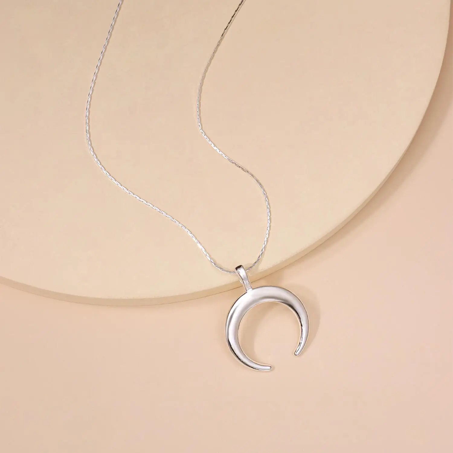 Женское ожерелье с подвеской в виде полумесяца из нержавеющей стали | Украшения и