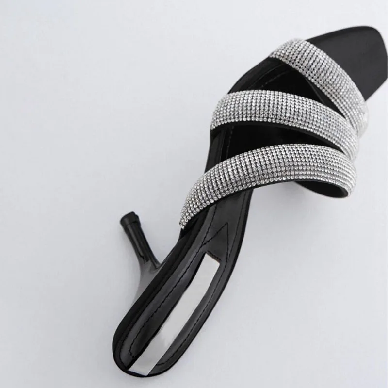 

2021 Summer New Women'S Outer Wear Fashion Ins Black Casual Bright Rhinestone Winding Large Size High Heel Sandals And Slippers