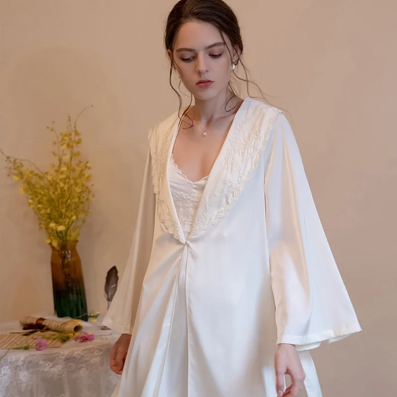 Новинка Ночная рубашка в стиле ретро с изысканной вышивкой длинными рукавами