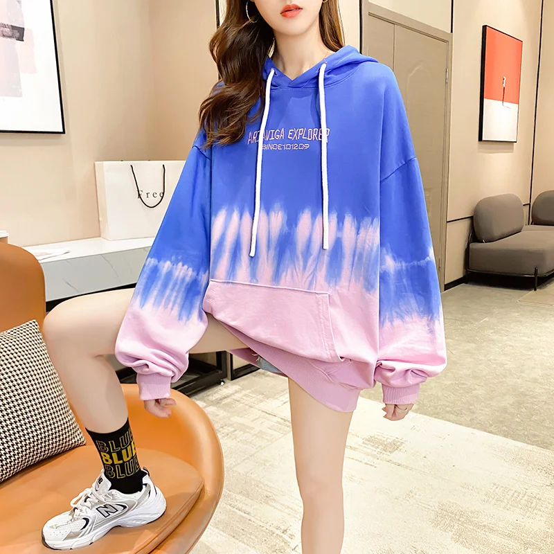 

Фотообои средней длины с капюшоном для осени и зимы