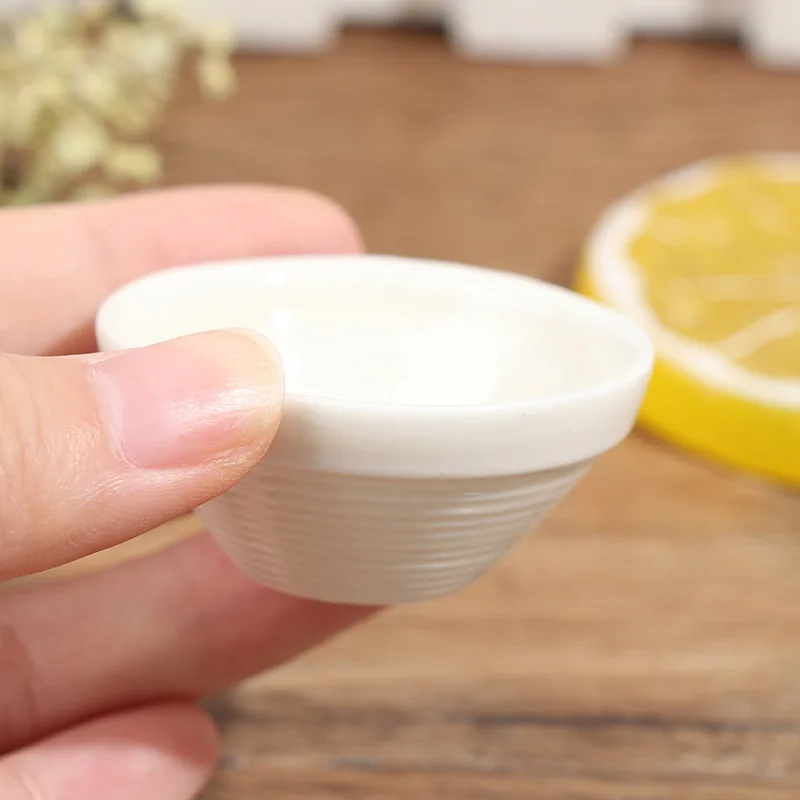 

High Quality 2Pcs Dollhouse Miniature Tableware White Round Rice Bowls Doll House Kitchen Toy New Arrival