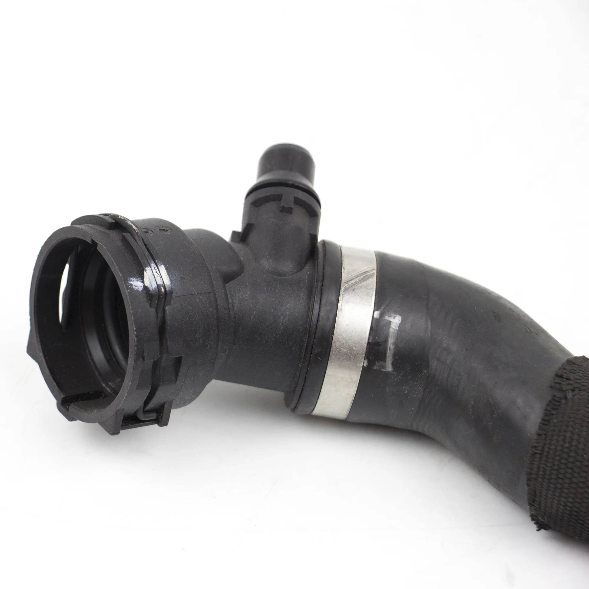 

For BMW x15 F15 / x16 F16 top water pipe with cylinder head, connected to water tank 17128514218, free delivery