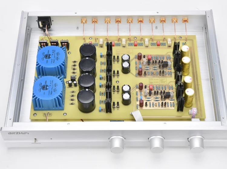 

Hi-Fi предусилитель база с низким уровнем искажений на швейцарском спектральном DMC-12 предусилитель