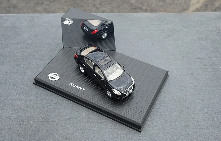 Высококачественная оригинальная модель из солнечного сплава 1:43 Nissan, коллекция подарков для моделирования, Литые металлические Автомобильные украшения