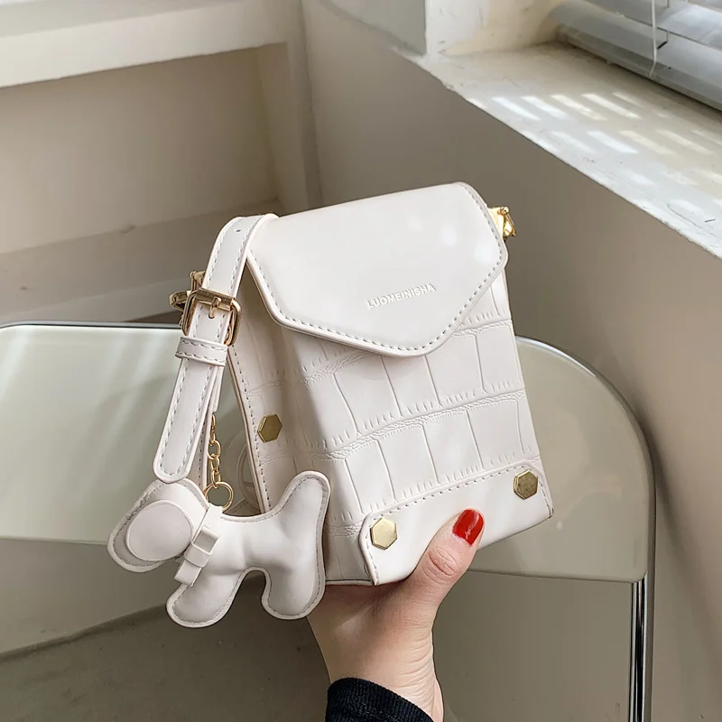 

Beibao is popular this year. It's a new fashion for women in 2021 summer. It's a simple and fashionable mobile phone bag. It's a