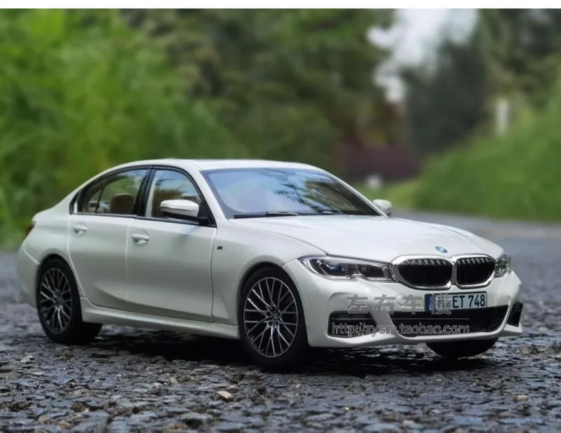 

1/18 BMWs 330i, новинка 2019, 3 серии, литые модели автомобилей из сплава, коллекция украшений, праздничные подарки, детские игрушки, игрушки для маль...