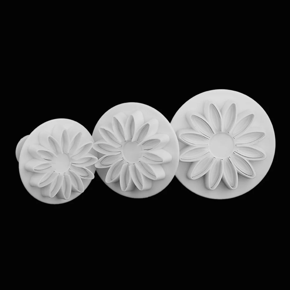 

33pcs Plunger Fondant Cutter Cake Tools Cookie Mold Biscuit Mould DIY Craft 3D Bakeware Sets