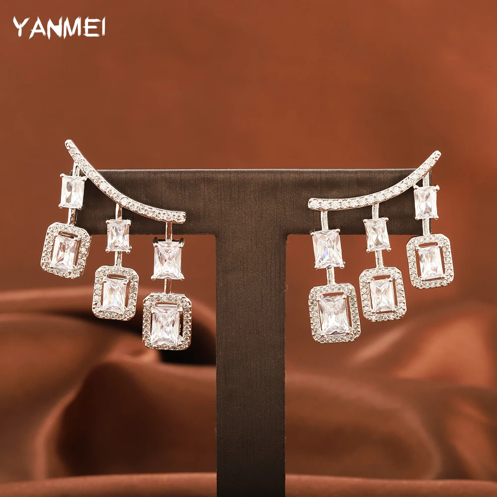 

New Fashion Curve Geometric Square Earrings White Crystal Bridal Jewelry Fashion Cubic Zirconia Dinner Elegant Jewelry
