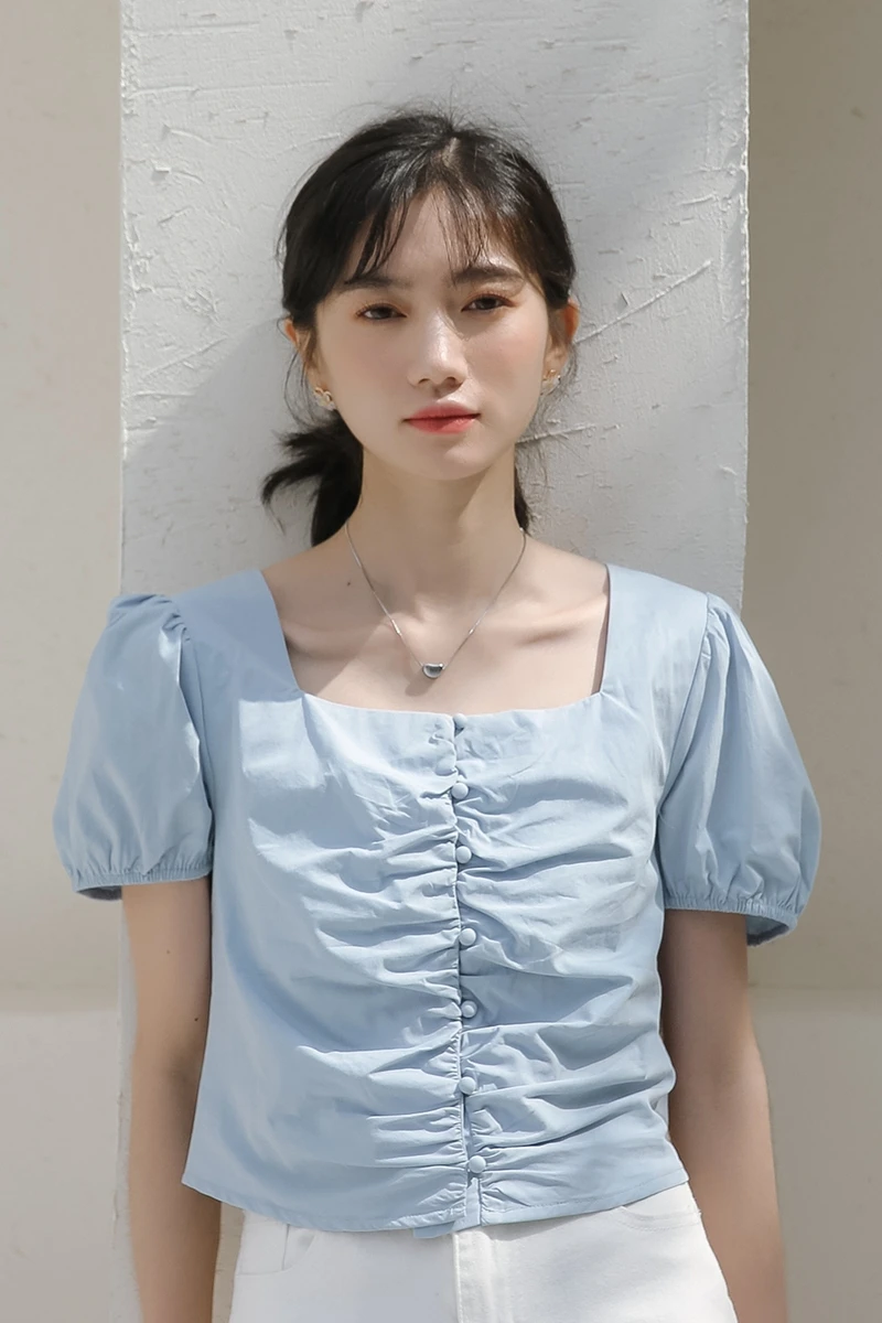 

2021 summer new trend all-match exposed clavicle simple shirt square collar temperament elegant fashion top women