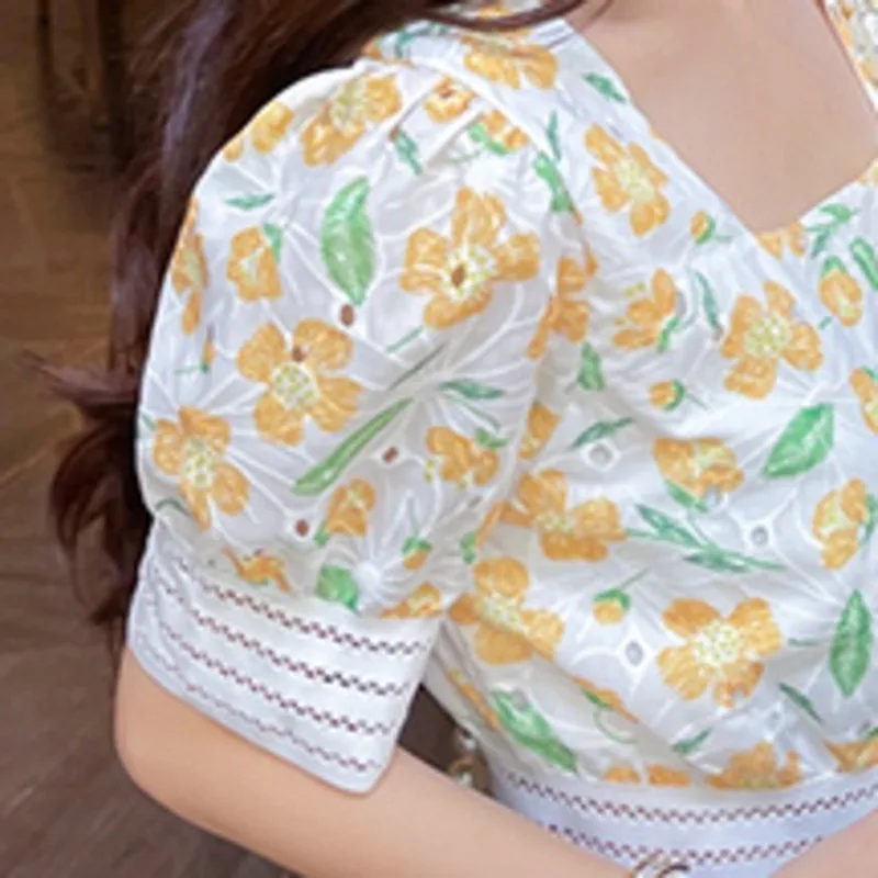 

2021 Summer Vintage Dress French Style Square Collar Embroidered Floral Print Robe Fashion Casual Midi Elegant Vestidos De Mujer