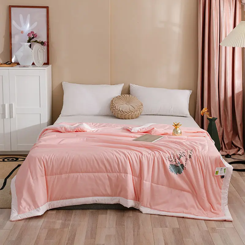 

Summer quilt Wormwood mosquito repellent air conditioner is antibacterial, skin-friendly, soothing and sleeping thin quilt