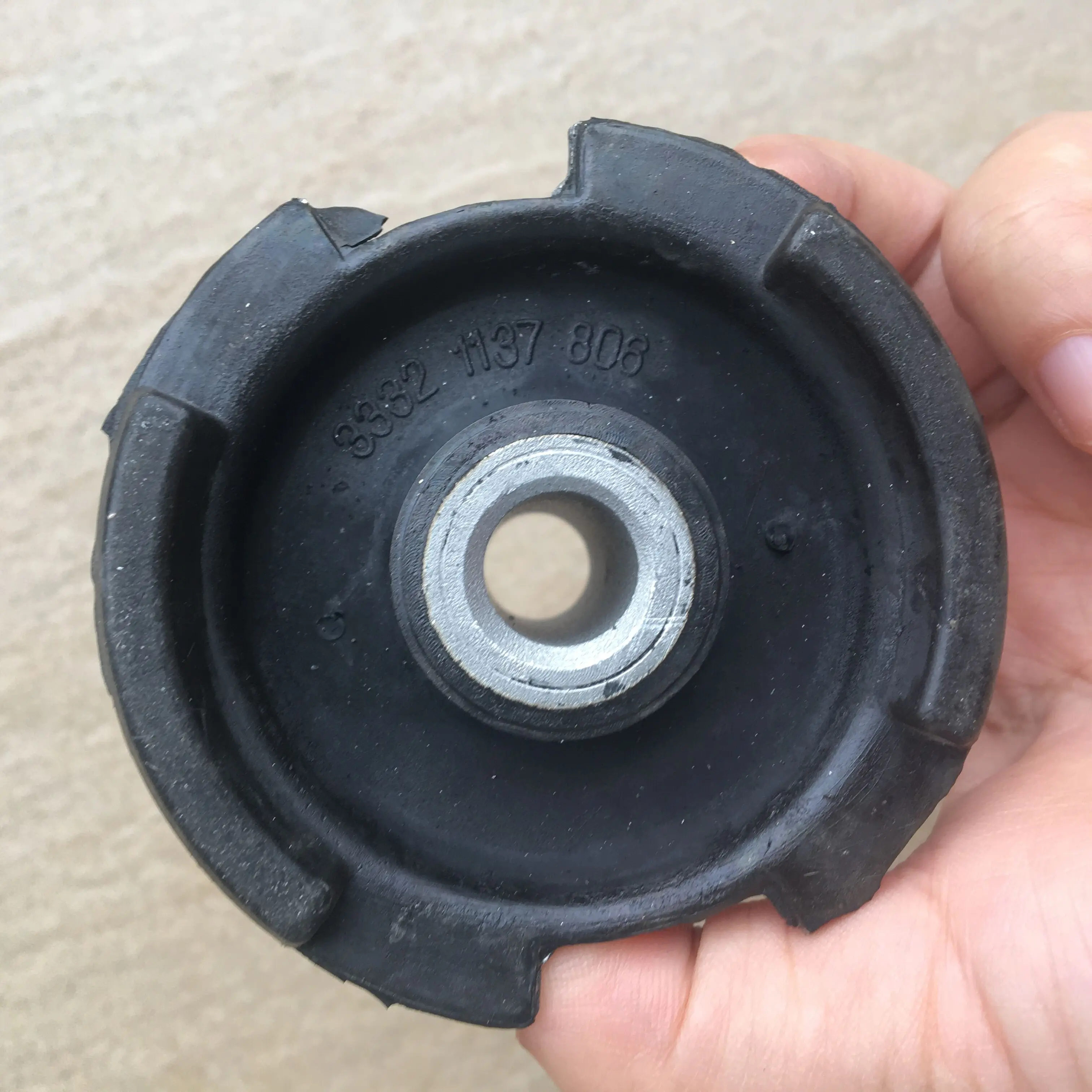 Бесплатная доставка оптовая продажа втулка задней подвески рычаг заднего хода