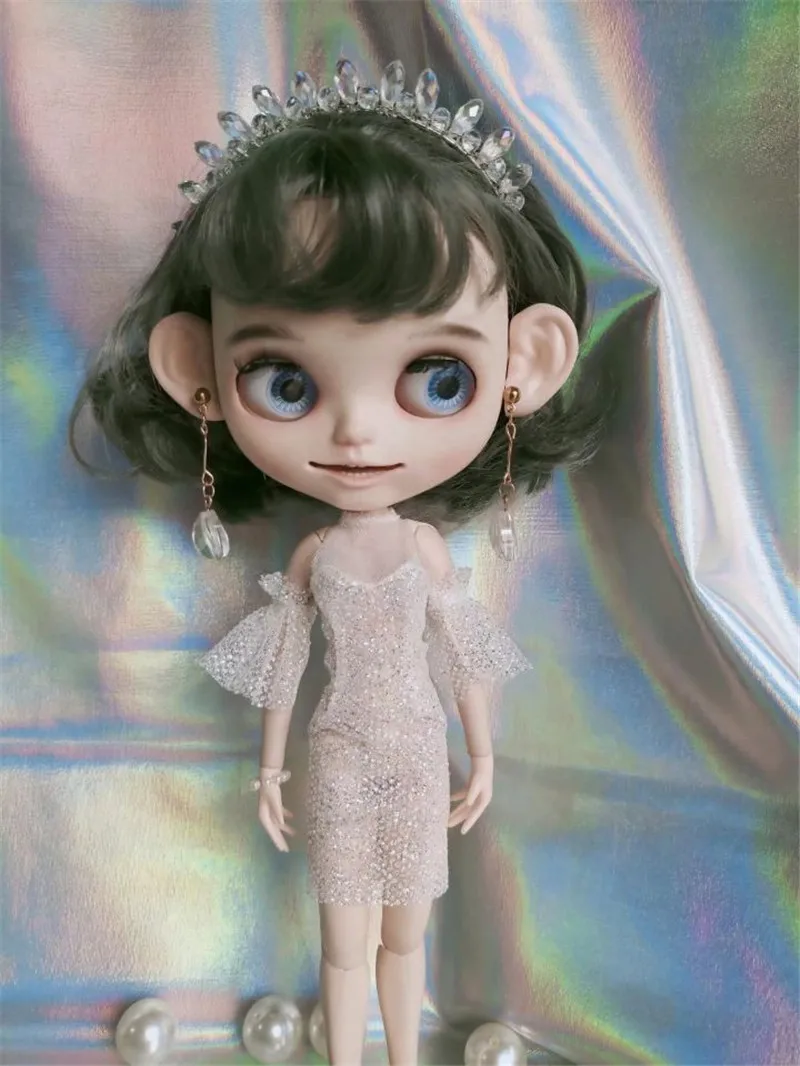 

Blythes Doll Clothes fits a stylish 1/6 size with a new high-end temperament evening dress dress dress 30cm doll or tiara