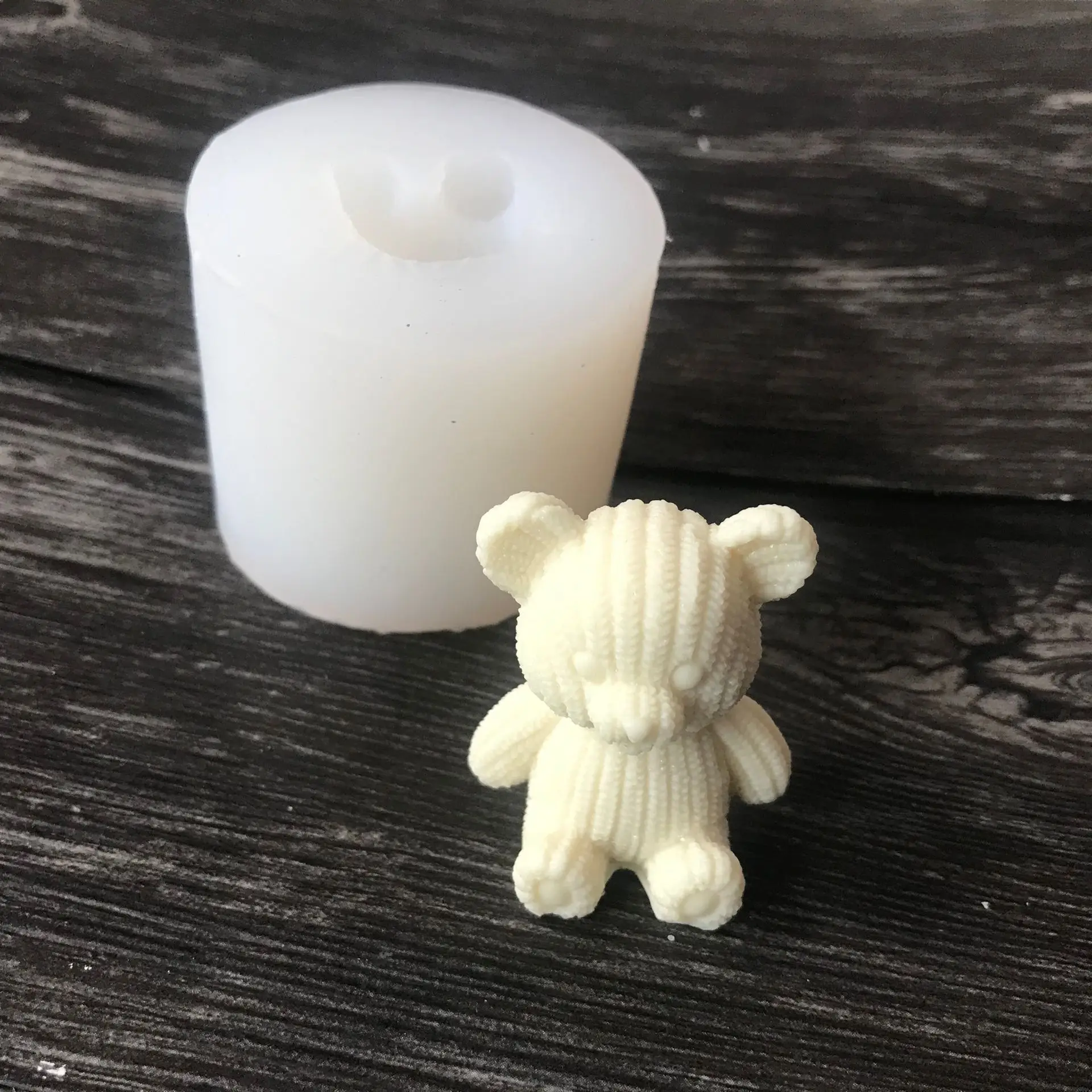 

Three-dimensional bear silicone mold decoration mold silicone mould cake decoration accessories silicone mould resin