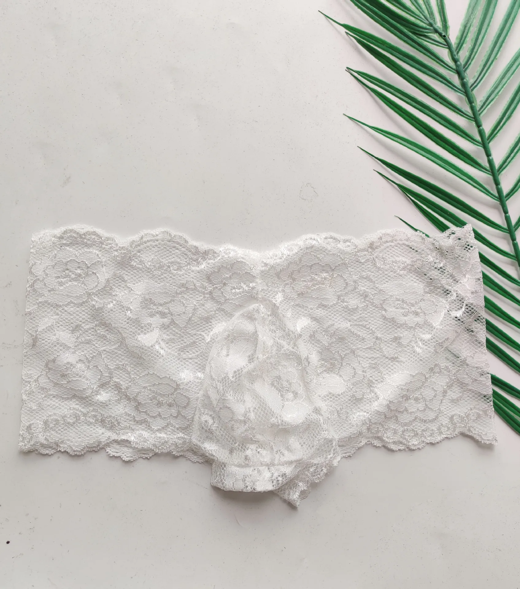 

2021 Men's Lace Brief Panites Sexy See-through Lace Underwear Low-Waist Comfortable Underwear Male Panties Solid Color Shorts