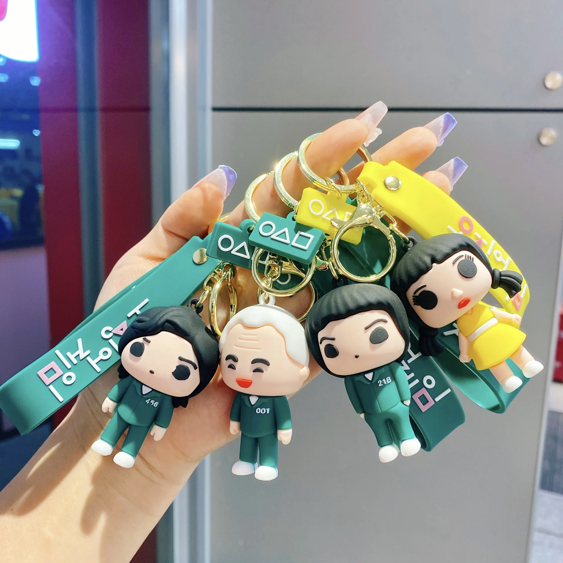 

Лидер продаж, брелки для ключей из игры кальмар, креативные подвески из серии мультяшных фигурок, 3d мини-кукла, брелок для ключей, подвеска д...