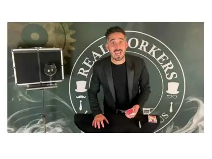 

Ez-Zoom by Joel Dickinson - magic tricks