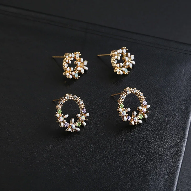 

2019 New Cute Korean Earrings Colorful Rhinestone Wreath Stud Earrings For Women Small Round Earrings fashion jewelry