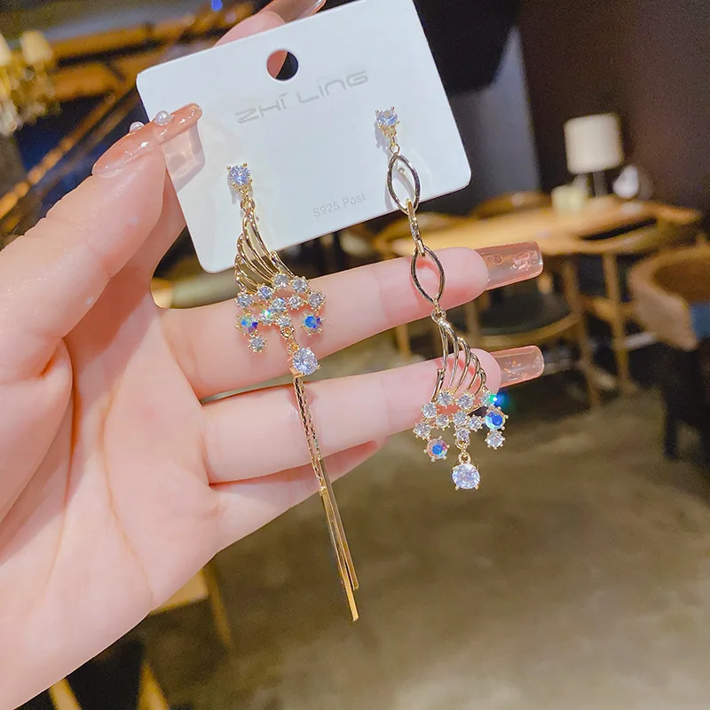 

Asymmetric Wings Diamond Pendant Tassel Earrings For Woman Fashion Korean Jewelry Long Temperament Girl's Daily Wear Earrings