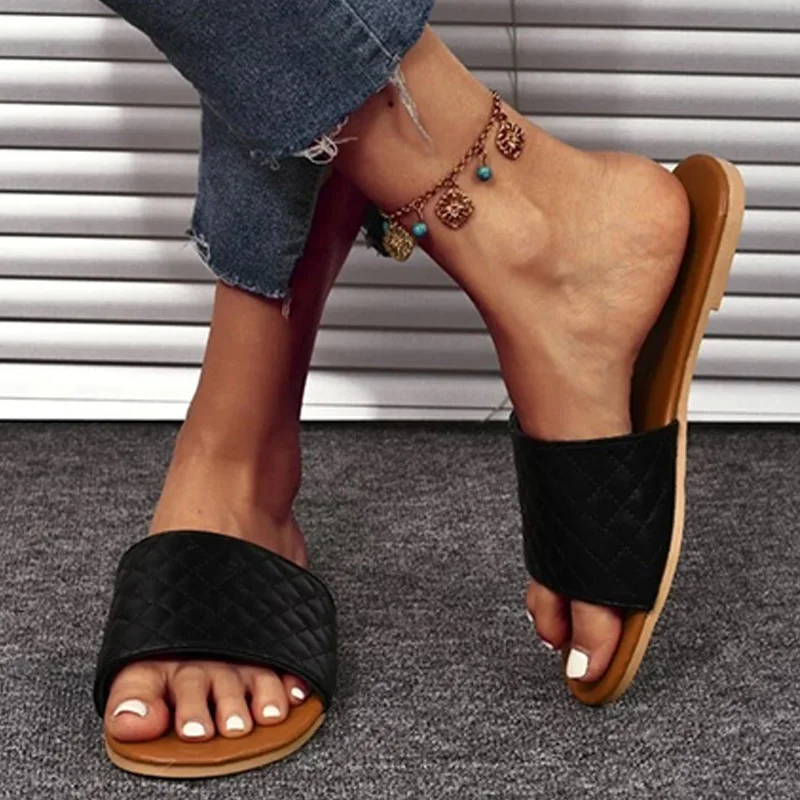 

2021 New Ladies Slippers Beach Summer Shoes Women Flat Slides Outdoor Female Casual Sandals Fashion Retro Flip Flops Plus Size