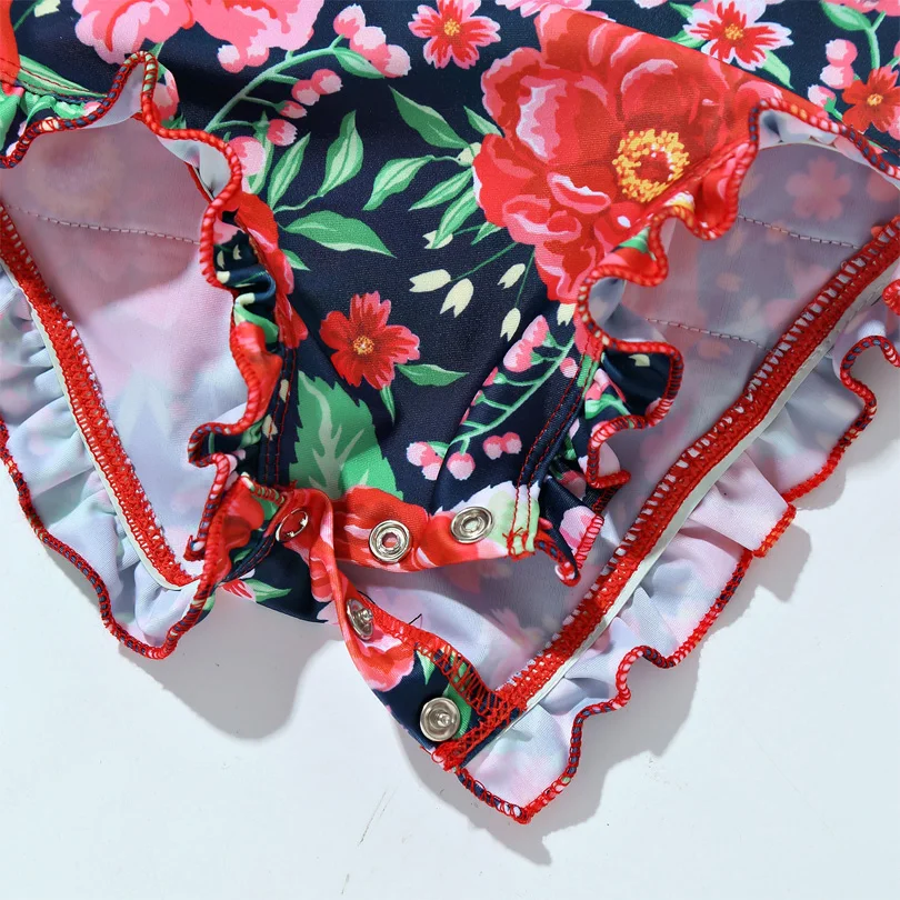 Летний детский купальник для девочек из Бразилии с одним рукавом в виде цветочного принта и воланами.