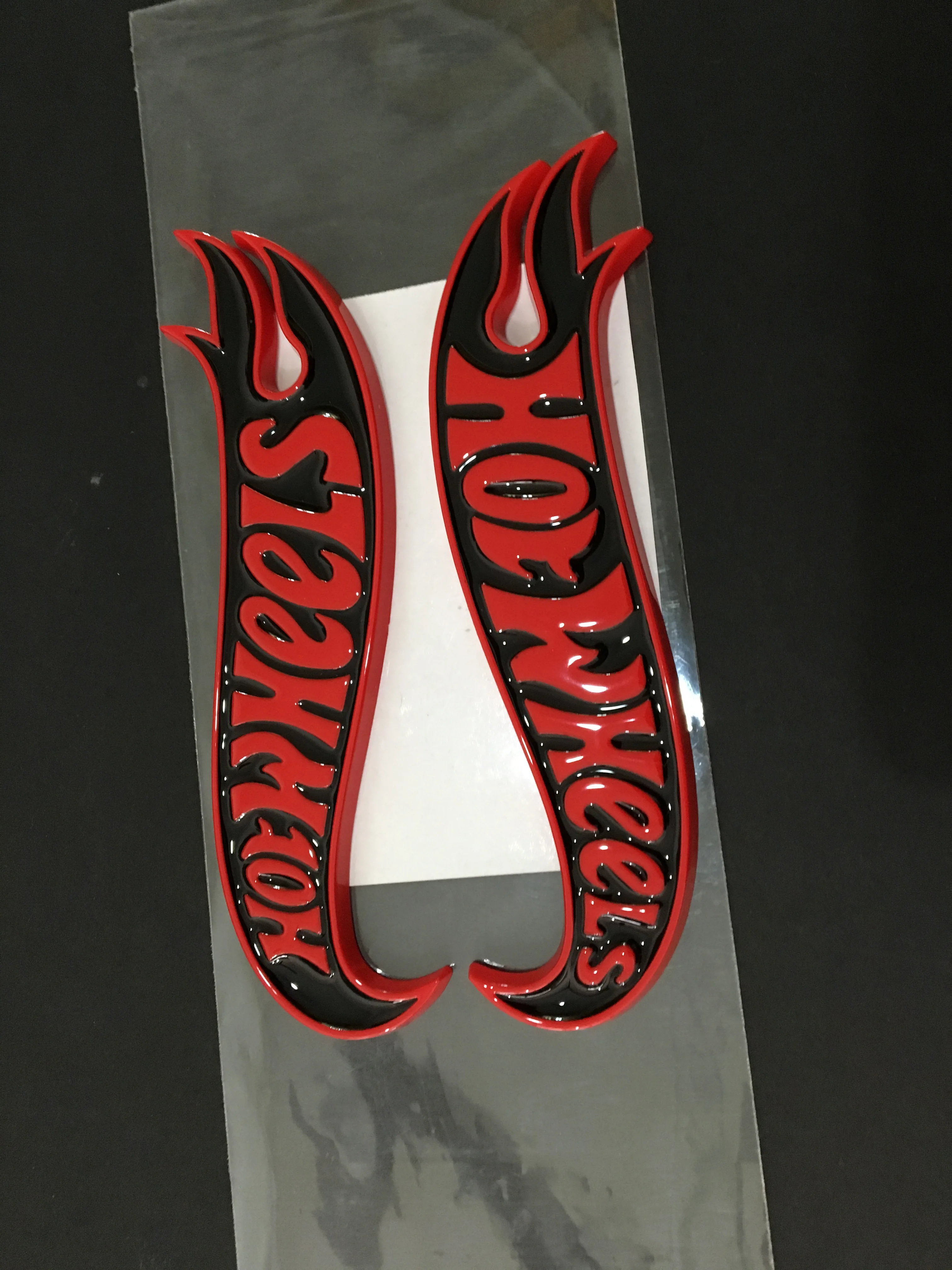 1pair red &amp black Hot Wheels Flames Emblem Badge Rod Mustang Camaro | Автомобили и мотоциклы