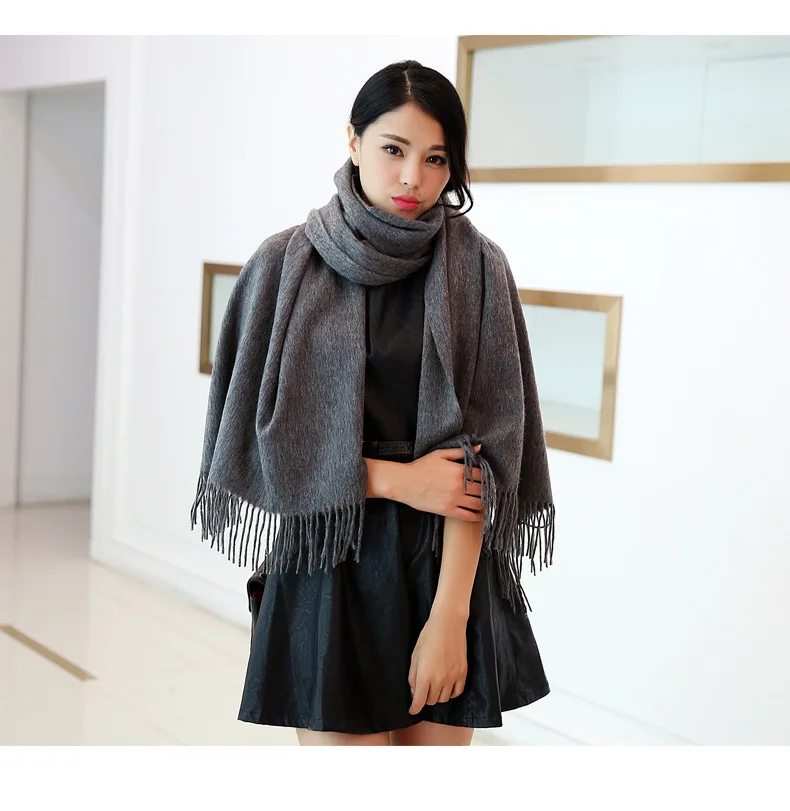 

LS2032 2020 женский однотонный шарф из овечьей шерсти двойного назначения Универсальный простой утолщенный длинный платок с бахромой классичес...