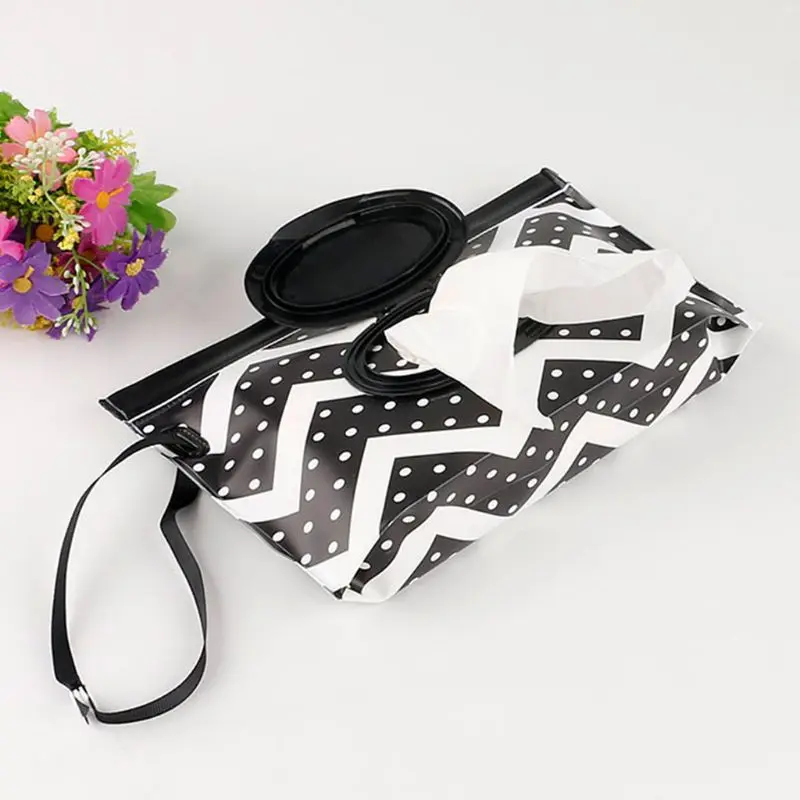 

Wet Wipes Bag Reusable Portable Clean Tissue Plastic Container Flip-Top Pouch