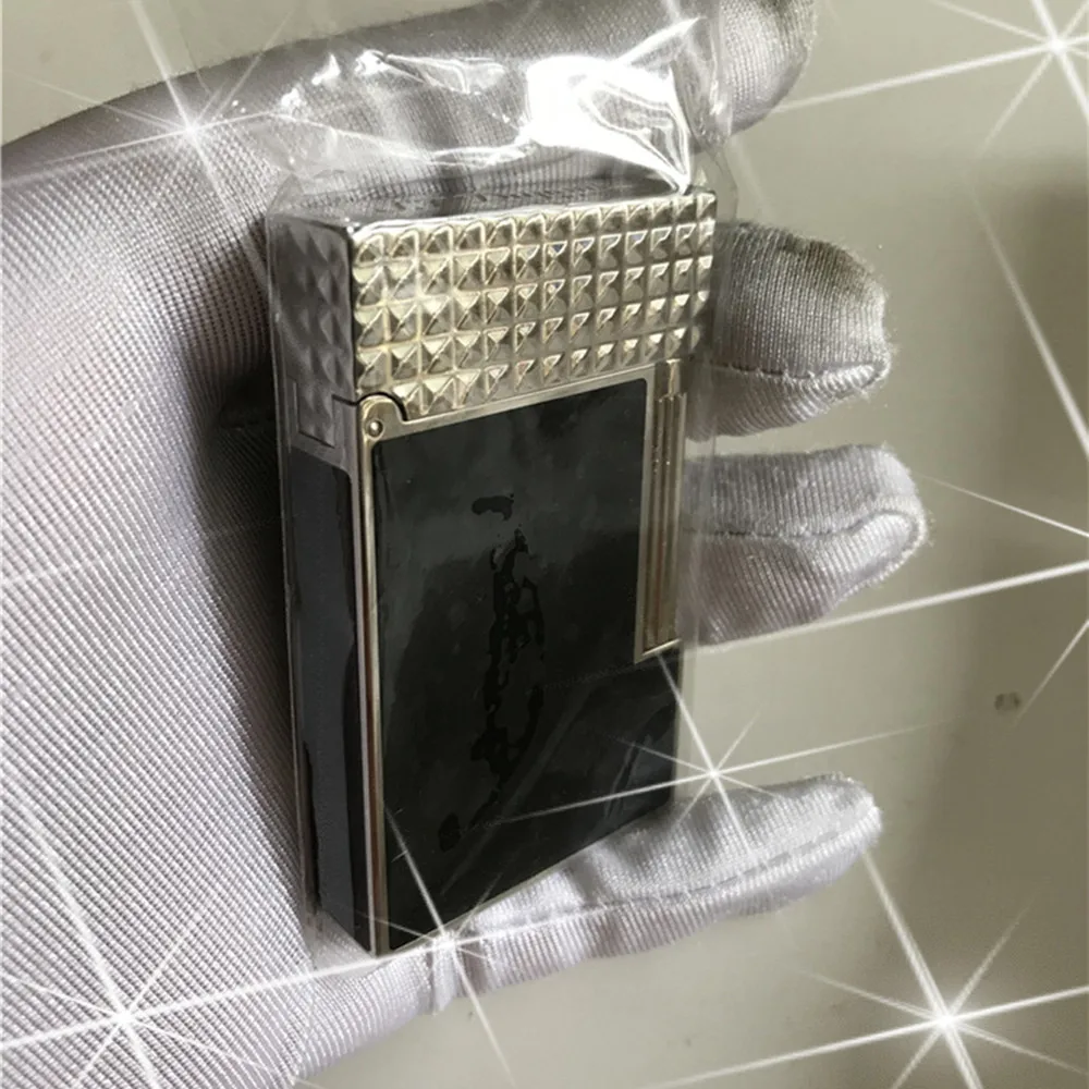 

S.T Memorial D upont lighter Bright Sound! New With the Box and Adapter Serial number TL84