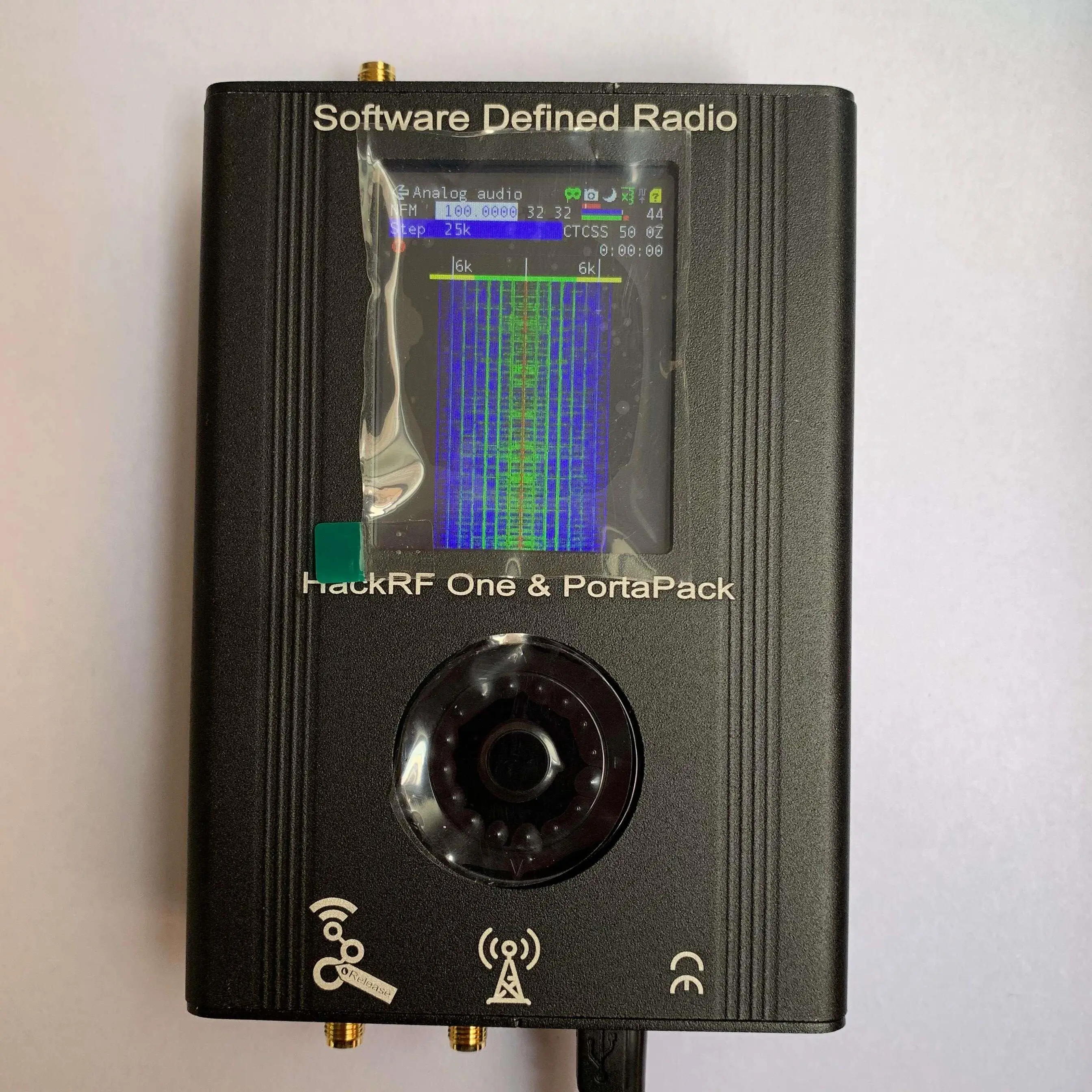 

Последняя версия 2020, программно определяемый радиоприемник PORTAPACK + HACKRF ONE от 1 МГц до 6 ГГц + ppm TXCO