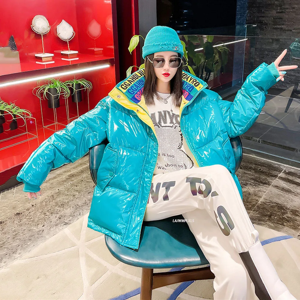 Зимняя глянцевая женская куртка на 90% белом утином пуху модная новинка 2021 года