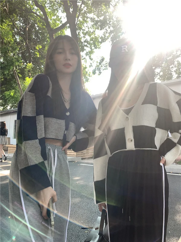 

Real Shot Early Autumn Japanese Sweater Idle Style