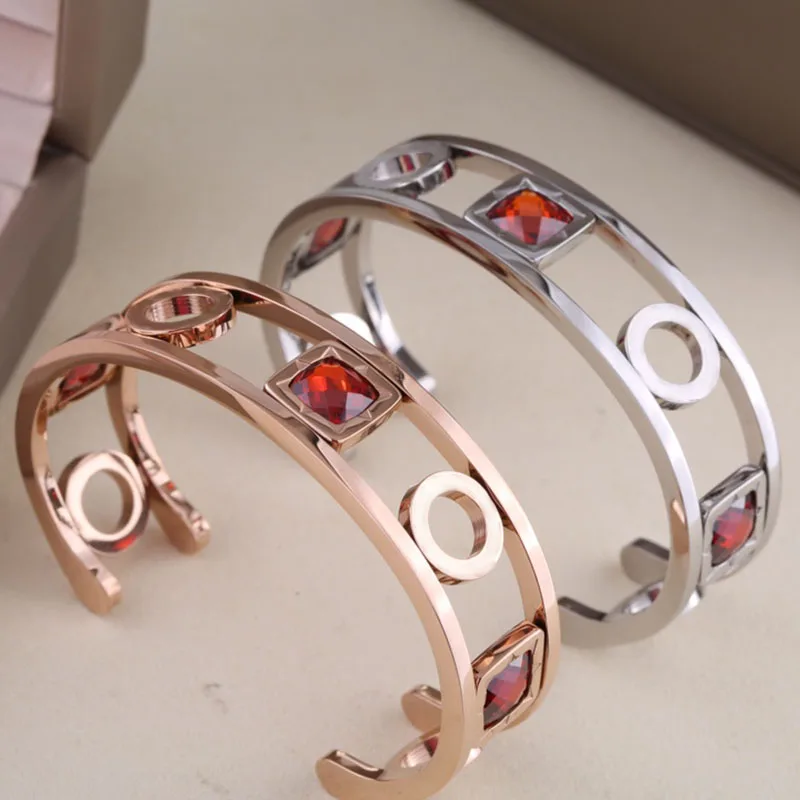 

2022 Original 1:1 Sterling Silver Bracelet High Quality Red Gem Geometric Bracelet For Ladies Birthday Party Luxury Jewelry Gift
