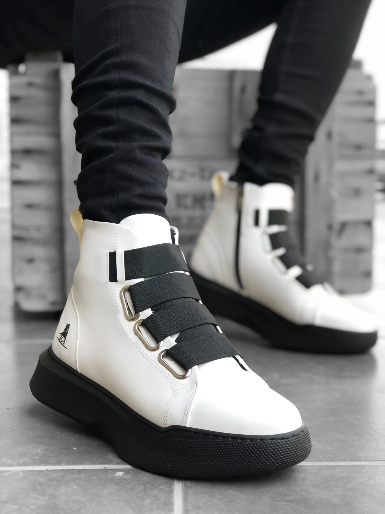 

2021 Winter Men's Boots New Model High-Sole Luxury Brand Lace-Up Shoes Trendy Faux Leather Casual Design Lightweight Hiking Waterproof Sneakers Ba0142 White Black Sports Male