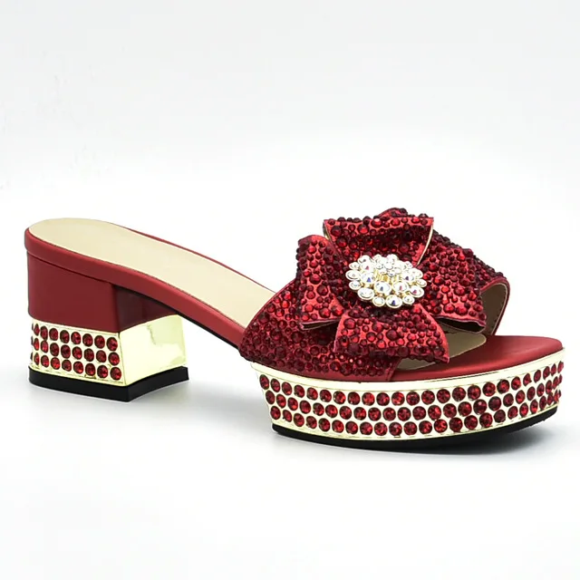 Red shoes only Итальянский комплект из туфель и сумочки, украшенный стразами, комплект из туфель и сумочки, вечерние женские летние туфли-лодочки - Цвет: Red shoes only