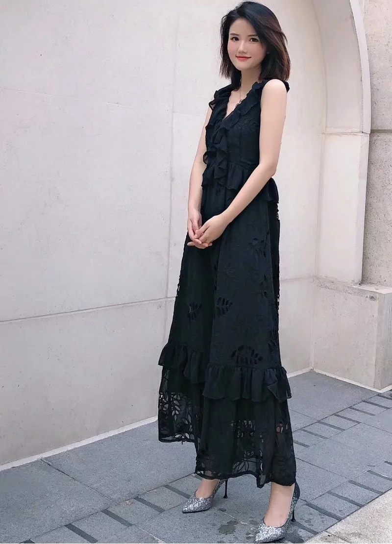 

Quality New Top 2021 Summer Long Dress Women Sexy V-Neck Leaves Embroidery Ruffle Sexy Long Maxi Dress White Black Beach Dress