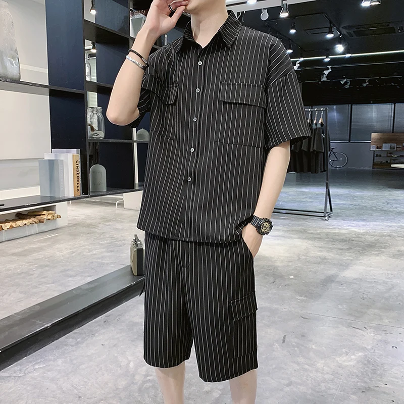 

Summer Men's Set Korean Casual Striped Short Sleeve Shirts Knee-length Elastic Shorts Chest Pockets