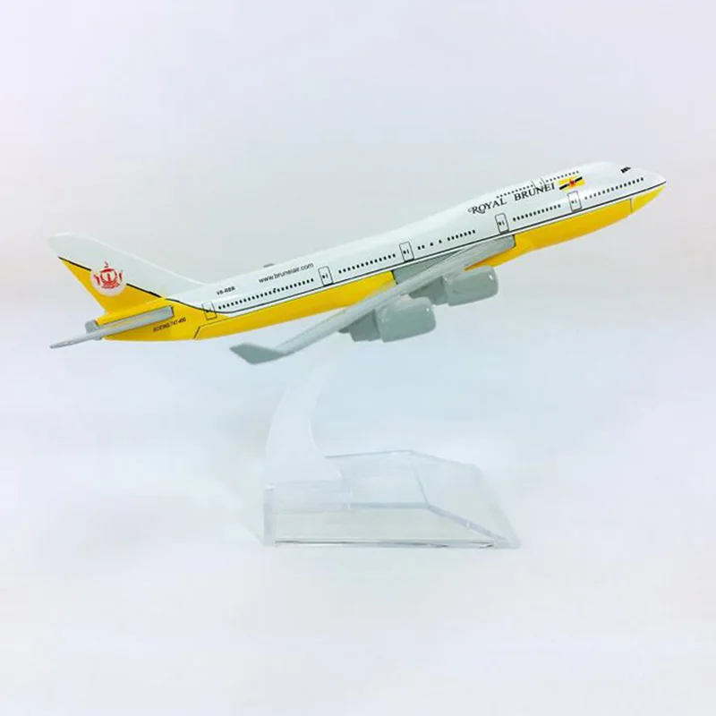 

16CM landing gear Aircraft 1:400 Boeing B747-400 model Royal Brunei airlines W base airbus alloy Diecast Airplane display plane