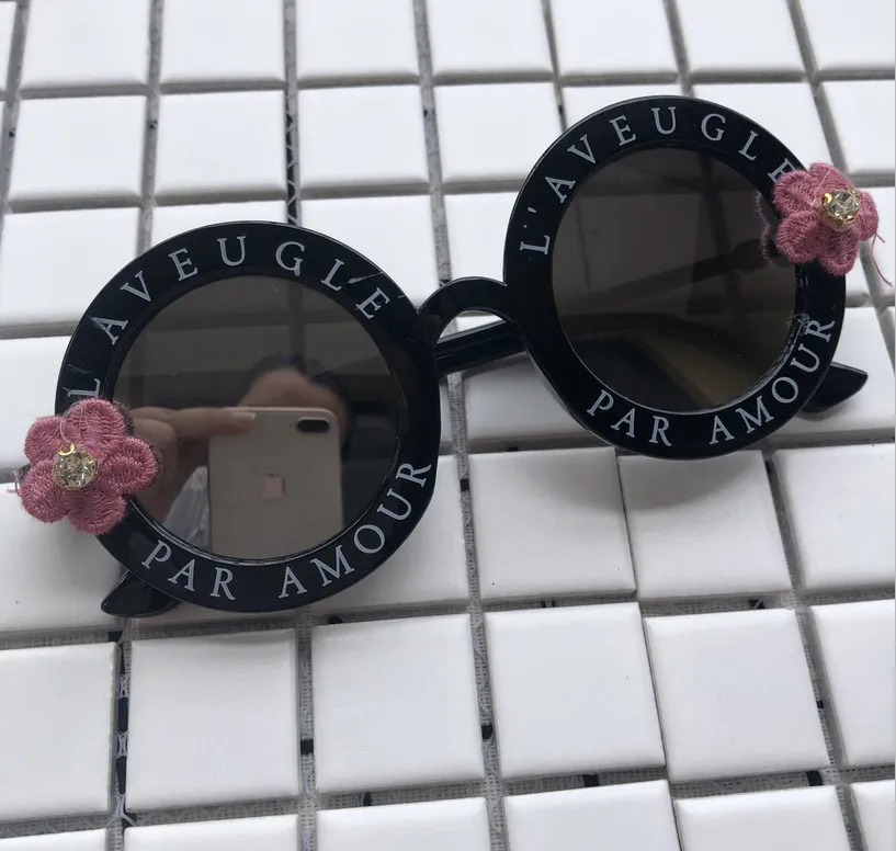 Милые Солнцезащитные очки с цветочным дизайном модные розовые круглые женские