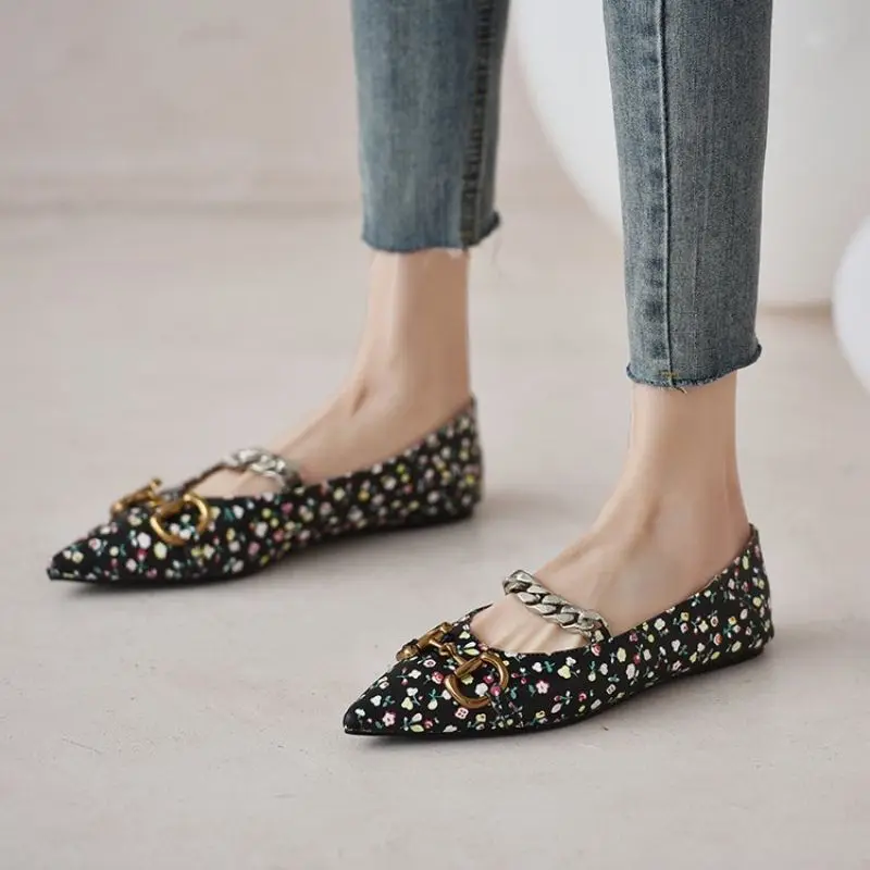 

Summer New Pu Products Women Fashion Metal Button Decorative Flat Bottom Casual Shoes Comfortable Hot Women Single Shoes KM259