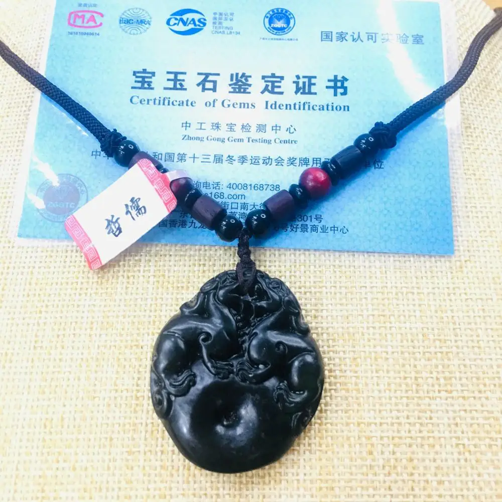 Подвескаиз натурального камня черный нефритовый Резной Черный винтажный
