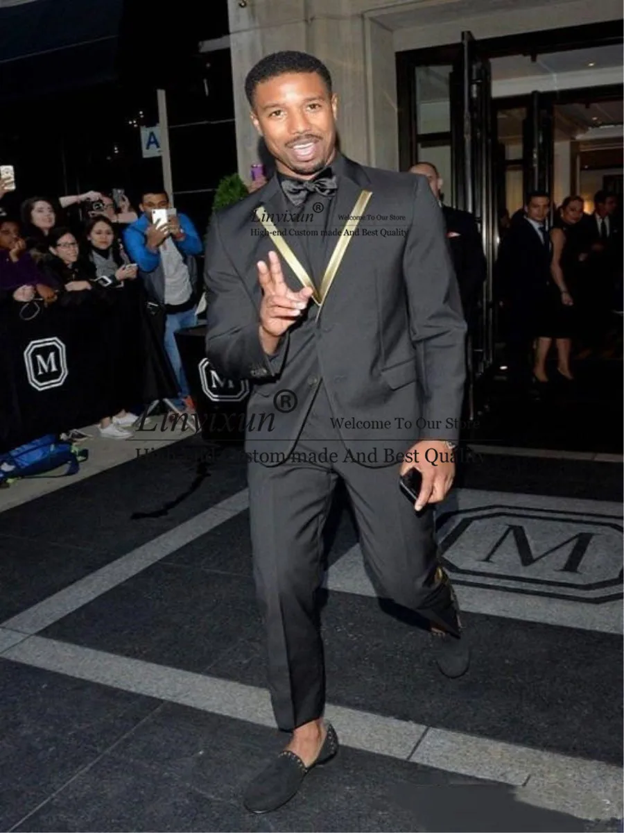 

Fashion desgin Gold Decorated Lapel Cool Black Mens Suits Groom Tuxedos Wedding Suits Blazer Popular Design (Jacket+Pants)