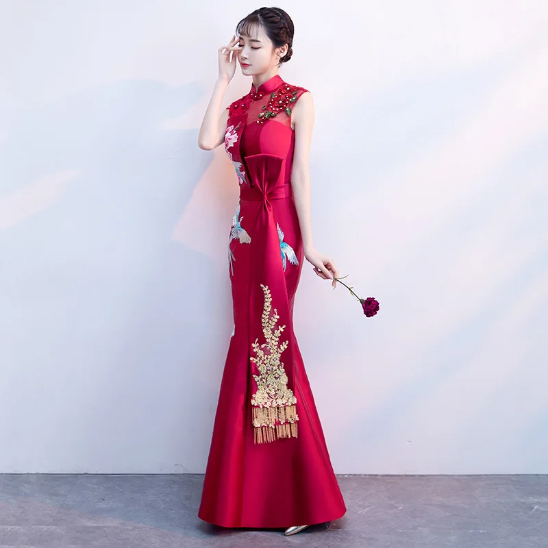 Пикантное приталенное улучшенное платье Ципао с аппликацией Феникса вышитое