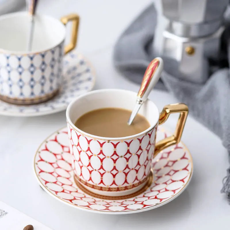 Европейская кофейная чашка с ручкой креативная британская фарфоровая для чая