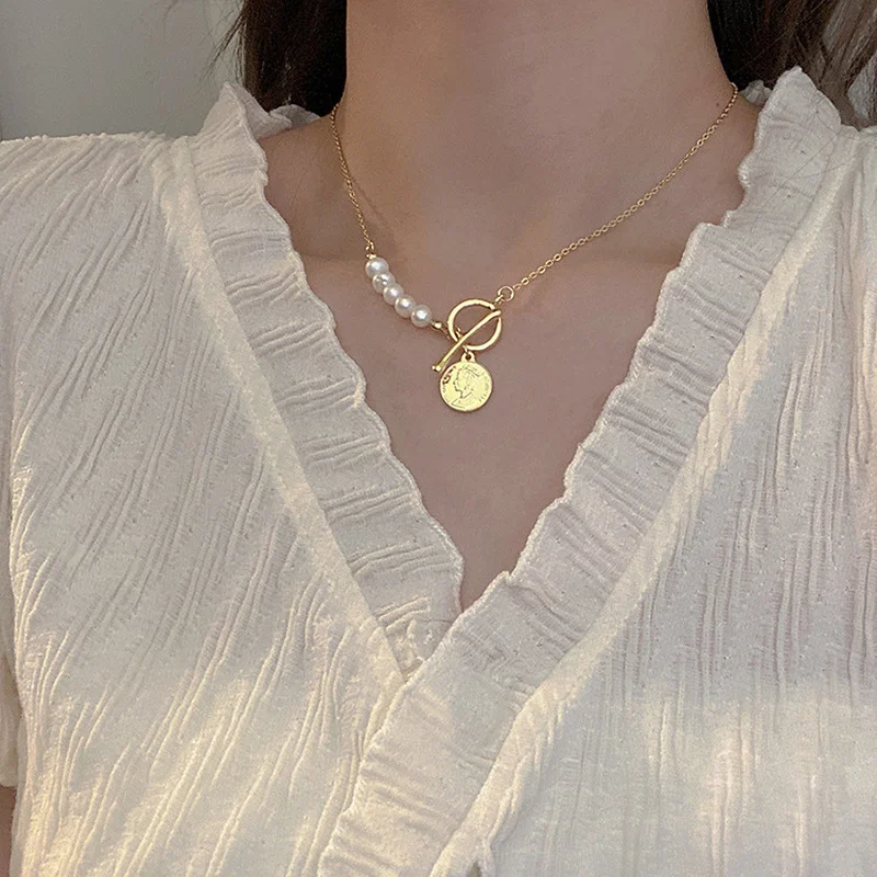

Origin Summer Unique Design Asymmetric Imitation Pearl Pendant Necklace for Women Unusual Toggle Clasp Metal Necklace Jewelry